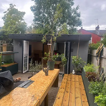 Inviting 1-Bed Studio In London